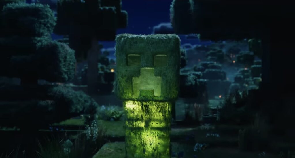 マイクラ映画　自爆寸前の発光しているクリーパー。